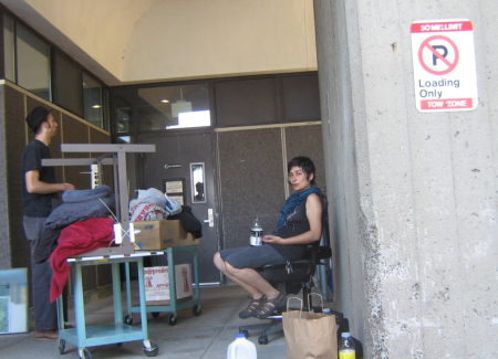 This is the 1st day in Cambridge, unloading our stuff and feeling to hot.